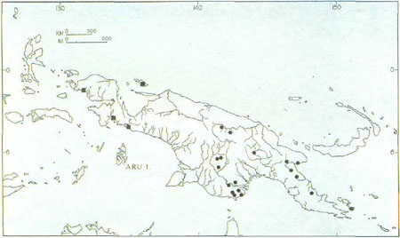 Ареалы V. prasinus (черные кружки) и V. beccarii (светлые кружки, о-в Ару), а также опубликованные данные по V. prasinus (черные квадратики)